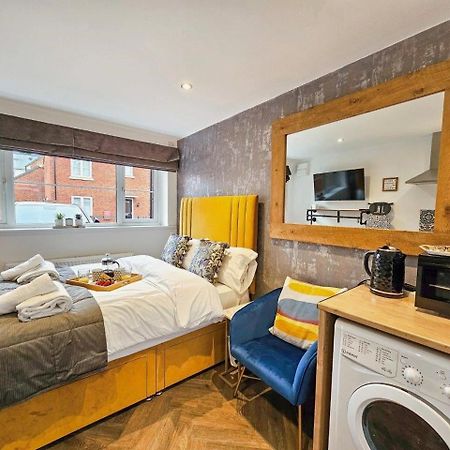Cobblestone Studio By Fortuna Property Cheltenham Exterior foto